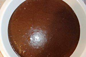Desert prajitura rasturnata cu banane si caramel