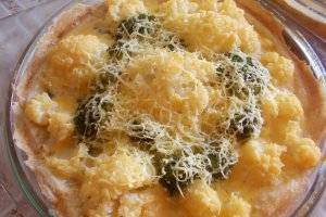 Foietaj cu broccoli si conopida