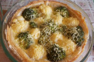 Foietaj cu broccoli si conopida