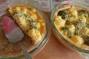 Foietaj cu broccoli si conopida