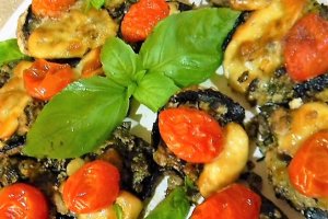 Aperitiv ciuperci umplute cu branzeturi