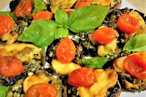 Aperitiv ciuperci umplute cu branzeturi