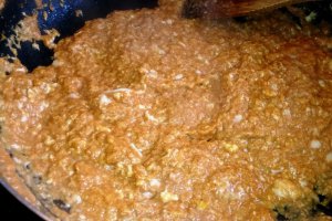 Aperitiv oua cu branza de burduf si bulion