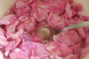 Dulceata de trandafiri