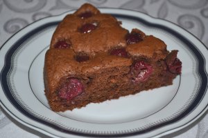 Desert negresa cu visine, nuci si ciocolata