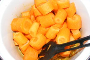 Supa crema aromata de morcovi
