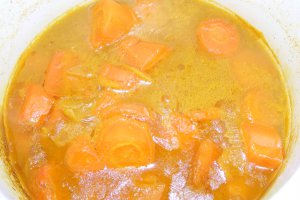 Supa crema aromata de morcovi
