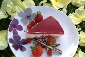 Desert cheesecake cu capsuni