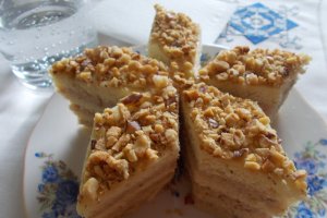 Desert prajitura cu nuci si smantana