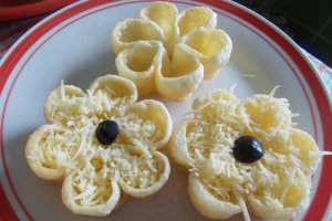 Aperitiv floricele cu cașcaval