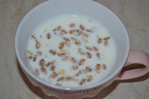 Lapte cu cereale si seminte (mic dejun sanatos)