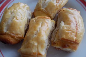 Desert rulouri rapide cu branza dulce