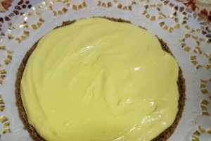 Desert tort cu blat de nuca si crema de vanilie cu mascarpone