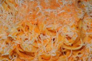 Tagliatelle cu sos bolognese