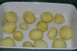 Cartofi noi cu usturoi