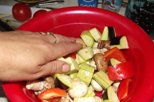 Pastrav cu frigarui de legume