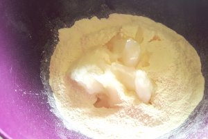 Desert tarta cu cocos si ciocolata alba