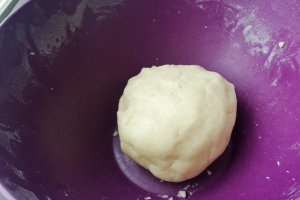 Desert tarta cu cocos si ciocolata alba