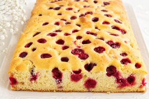 Desert prajitura pufoasa cu visine