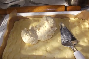 Aperitiv placinta cu 3 feluri de branza