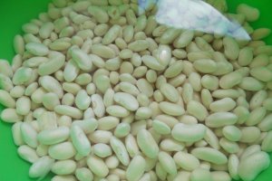 Ciorba de fasole cu afumaturi