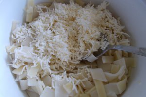 Paste gratinate, cu sunca si telemea