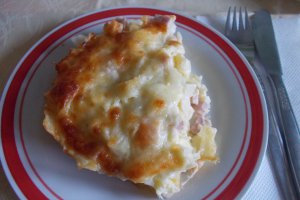 Paste gratinate, cu sunca si telemea