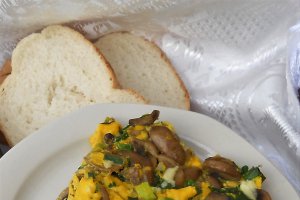 Aperitiv omleta cu ciuperci