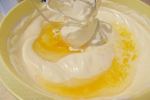 Desert chec cu mac si visine