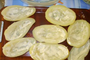 Aperitiv cartofi umpluti la cuptor