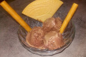 Desert inghetata de casa cu aroma de cacao si rom