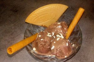 Desert inghetata de casa cu aroma de cacao si rom