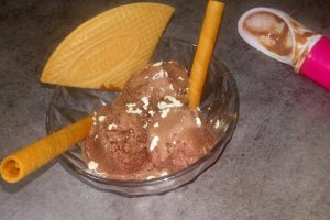Desert inghetata de casa cu aroma de cacao si rom
