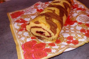 Desert rulada umpluta cu gem de visine