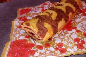 Desert rulada umpluta cu gem de visine