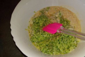 Aperitiv rulada din dovlecei umpluta cu crema de branza