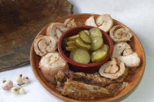 Rulouri din piept de porc la slow cooker Crock-Pot