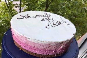 Reteta de tort cu mousse de fructe si ciocolata, perfecta pentru aniversari sau pentru momente cu cei dragi!