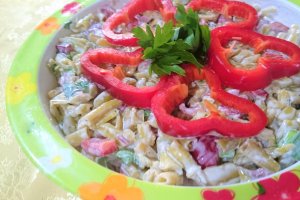 Salata de fasole verde fideluta cu iaurt cremos