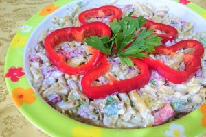 Salata de fasole verde fideluta cu iaurt cremos