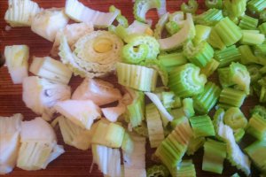 Supa de pui cu broccoli si iaurt