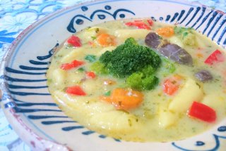 Supa de pui cu broccoli si iaurt