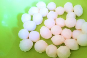 Salata cu mozzarella si pesto