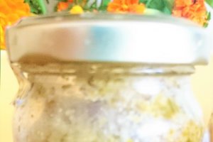 Salata cu mozzarella si pesto