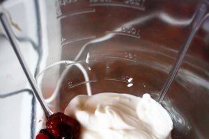 Desert iaurt inghetat din doar 4 ingrediente pe care sigur le aveti in casa