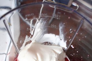 Desert iaurt inghetat din doar 4 ingrediente pe care sigur le aveti in casa