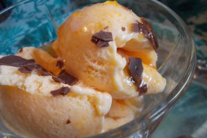 Desert inghetata de caise confiate