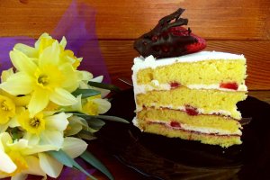 Desert tort cu crema de lamaie, capsuni si jeleu din vin sau 7 ani de bucatareala ori hlizeala pe Bucataras.ro