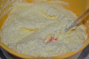 Desert prajitura cu branza si fructe de padure