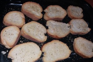 Aperitiv bruschete cu rosii si busuioc